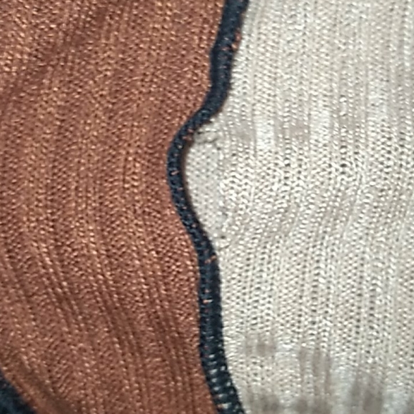 *NWT* A block color style shirt - Picture 4 of 6